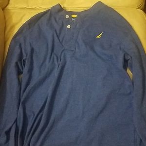 Long sleeved boys shirt, like new
